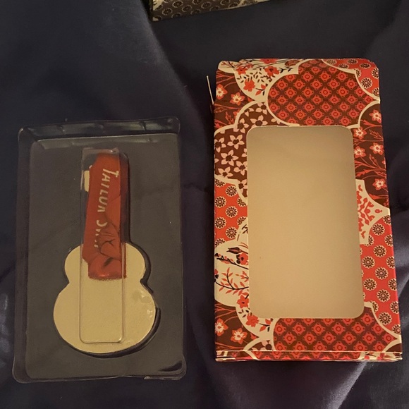 Taylor Swift Red Guitar Ornament - Picture 2 of 2